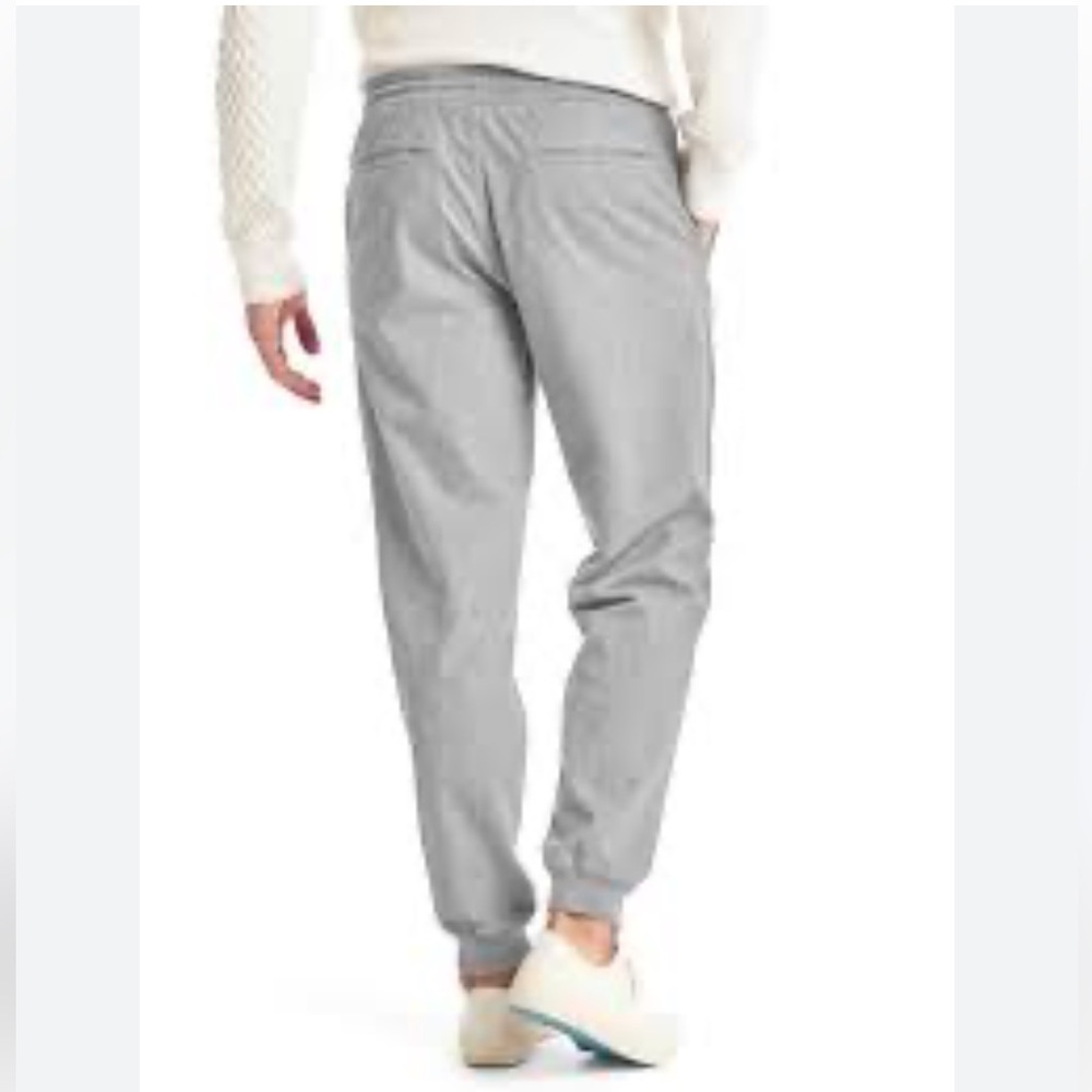 Vince Casual Cotton Pant with zippers at cuffs in Light Grey size Large